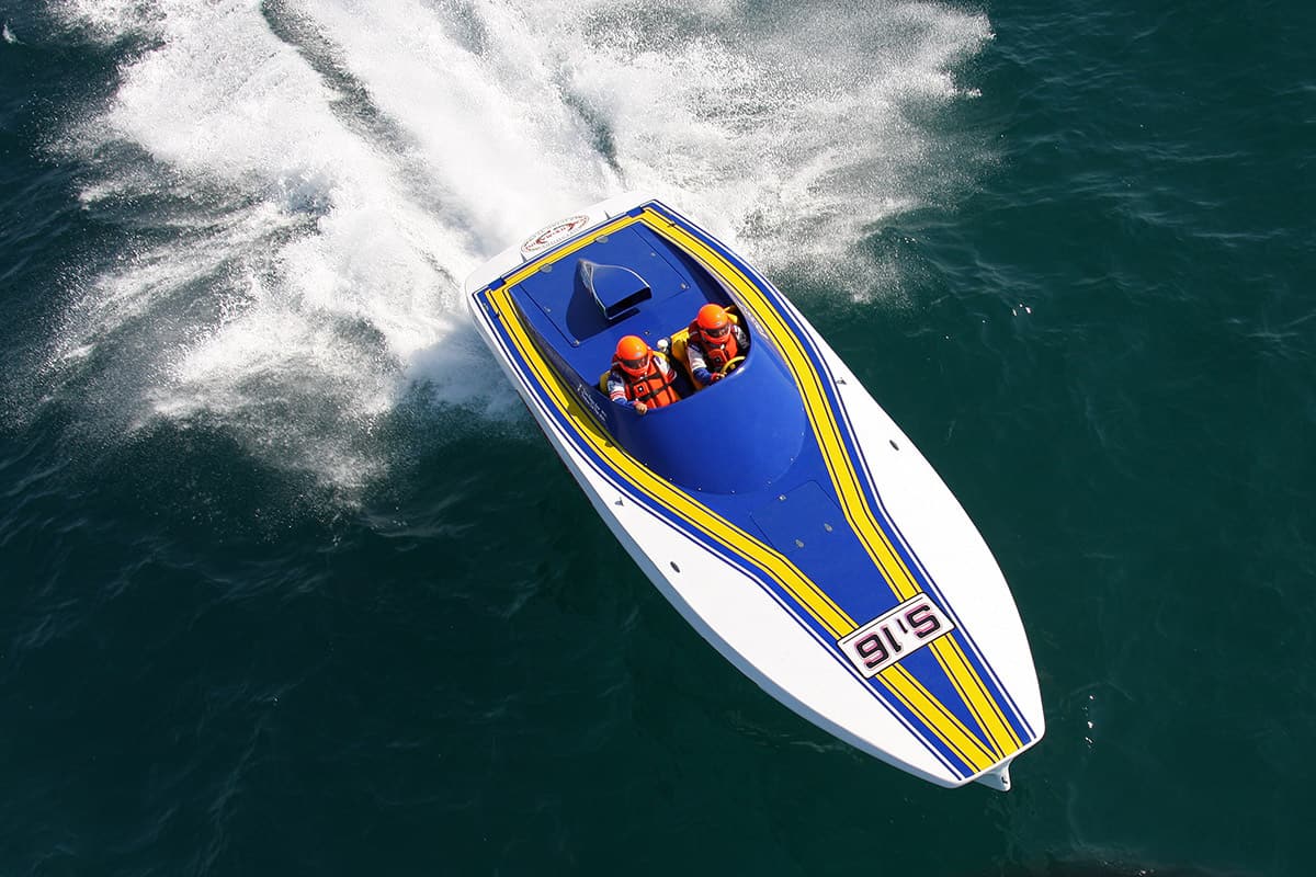 Power 27 Racing turning, aerial view